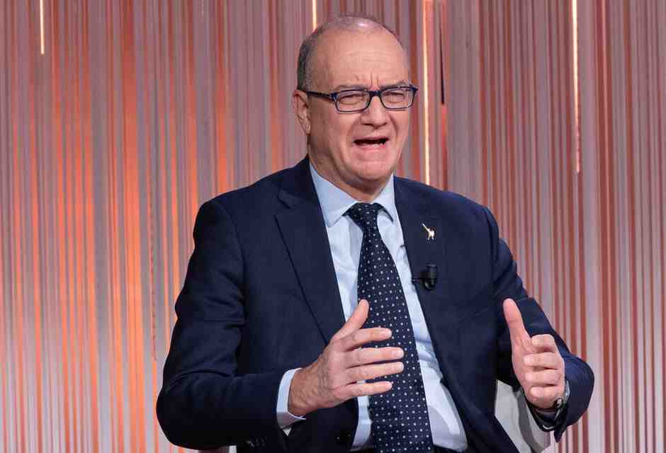 Valditara: "La sinistra dei diritti ha indebolito la cultura del rispetto. I metal detector sono strumenti utili"