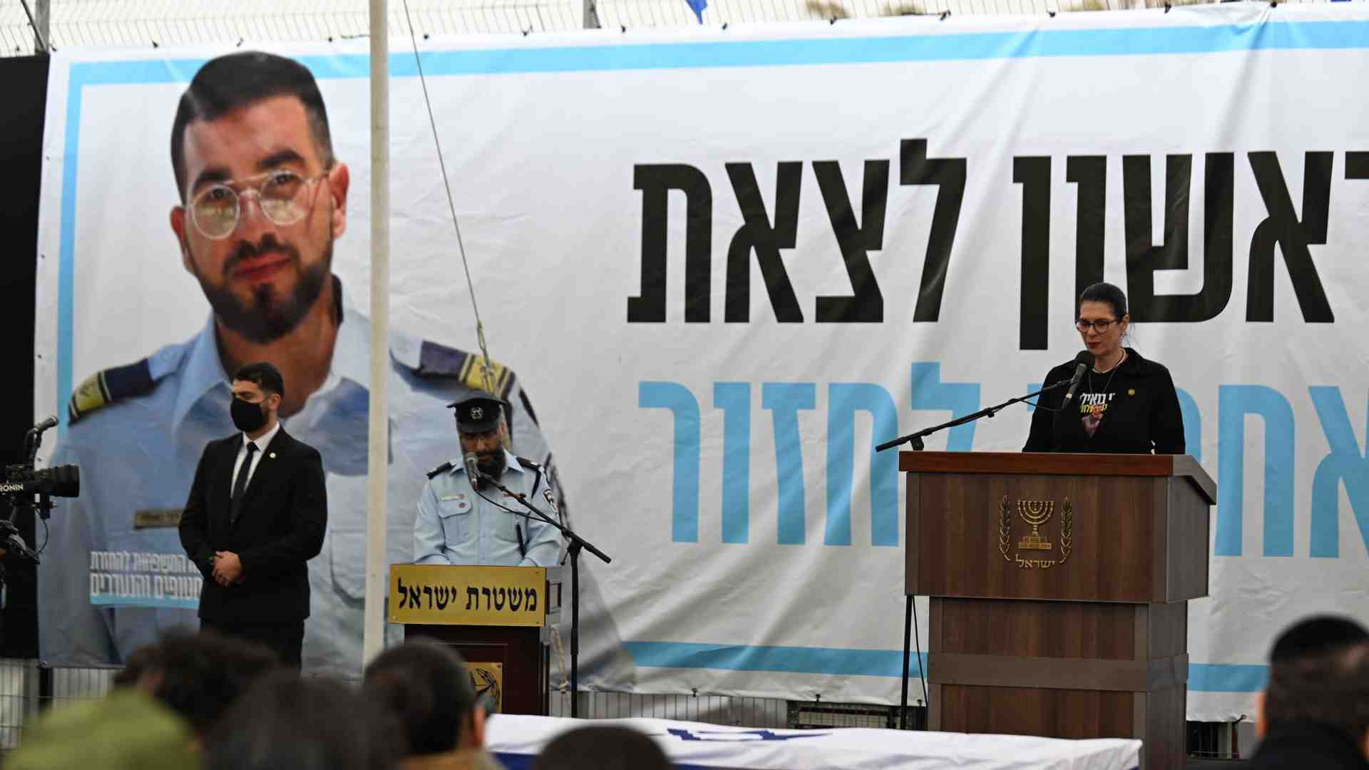 Più che un funerale di stato. Il saluto di Israele all'ultimo ostaggio del 7 ottobre