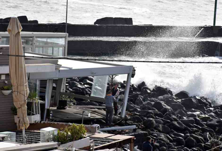 La Sicilia come laboratorio del disastro e l'indignazione che non arriva mai. Parla Franco Maresco