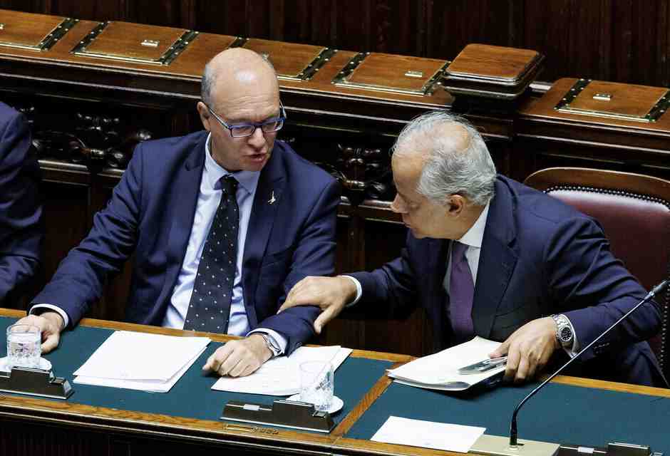Metal detector a scuola? Solo nelle situazioni più gravi. Ecco la circolare di Valditara e Piantedosi