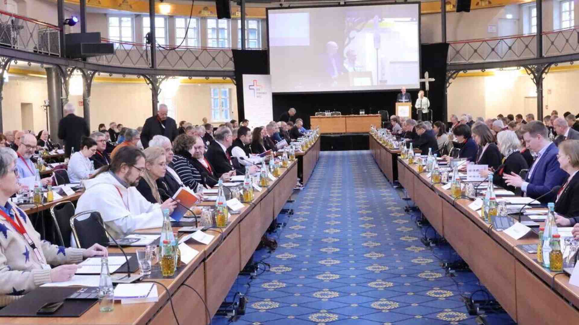 Sinodo tedesco, atto finale. In gioco c'è l’unità con il Papa e la fedeltà a Roma