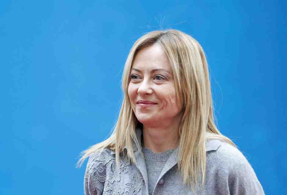 Meloni la Popolare: si lega a Merz-Metsola e Tajani e si riprende il tema sicurezza. Salvini propone "patti" a Vannacci