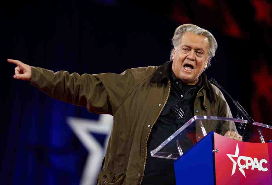 Steve Bannon: "Non volete l'Ice in Italia? Fuck you! Meloni è diventata una globalista"