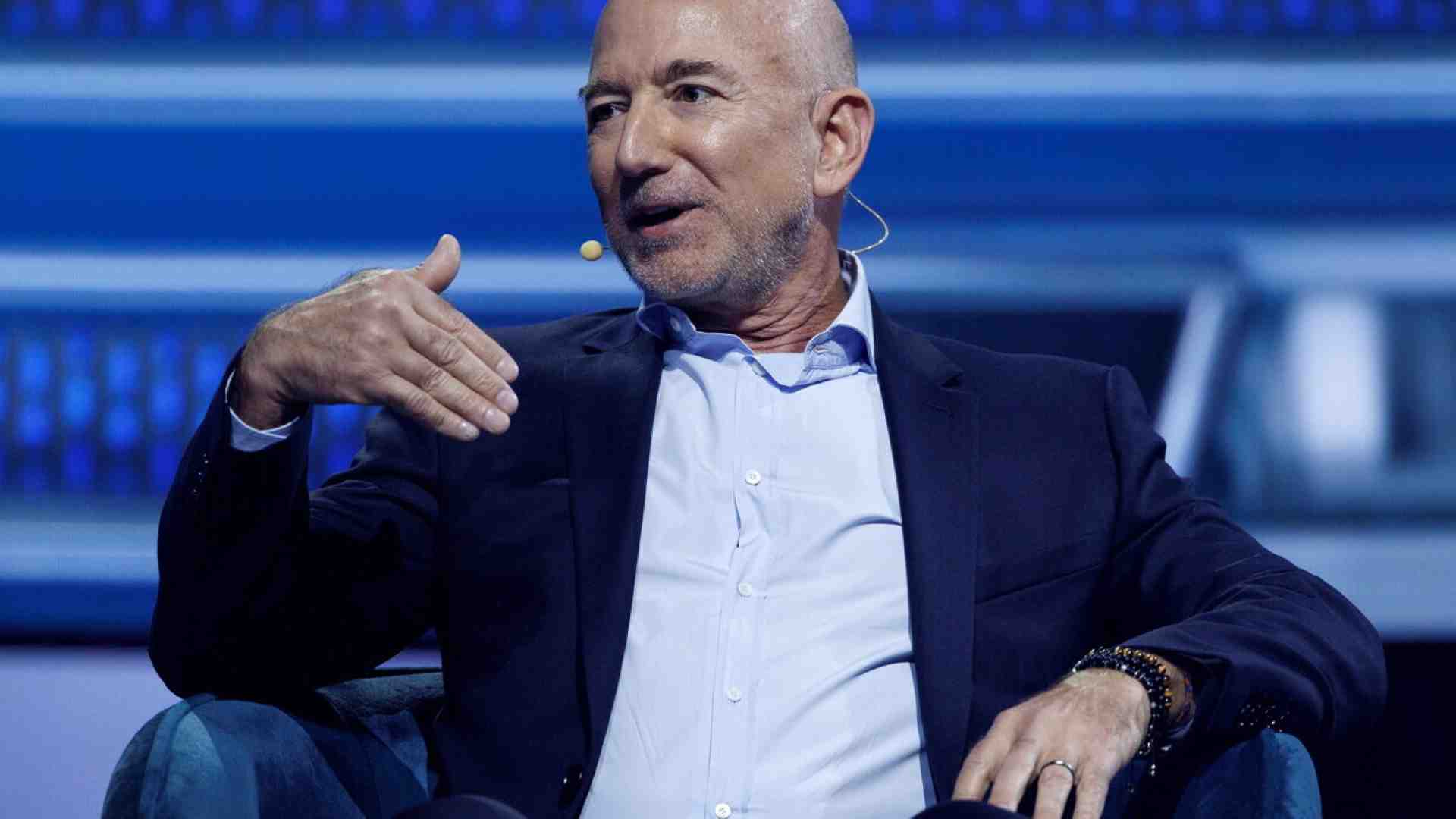 I tagli e le politiche di Jeff Bezos stanno distruggendo il Washington Post
