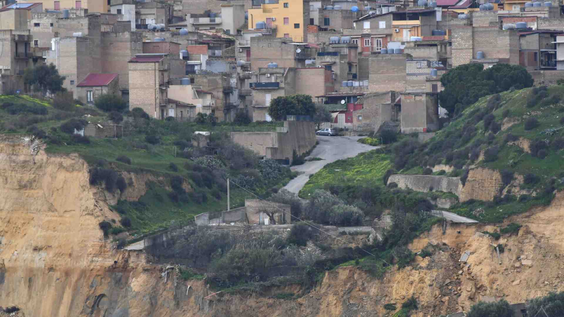 Breve rassegna (senza tempo) dei disastri ambientali in Sicilia