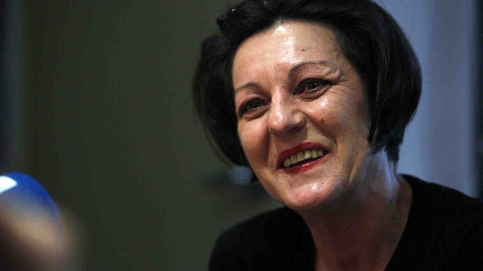 Tutti in piedi sul treno per Bucarest a guardare la Jugoslavia oltre il confine