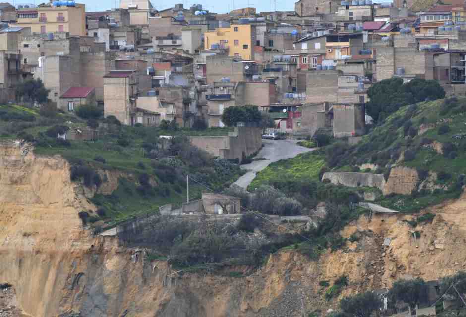 Breve rassegna (senza tempo) dei disastri ambientali in Sicilia