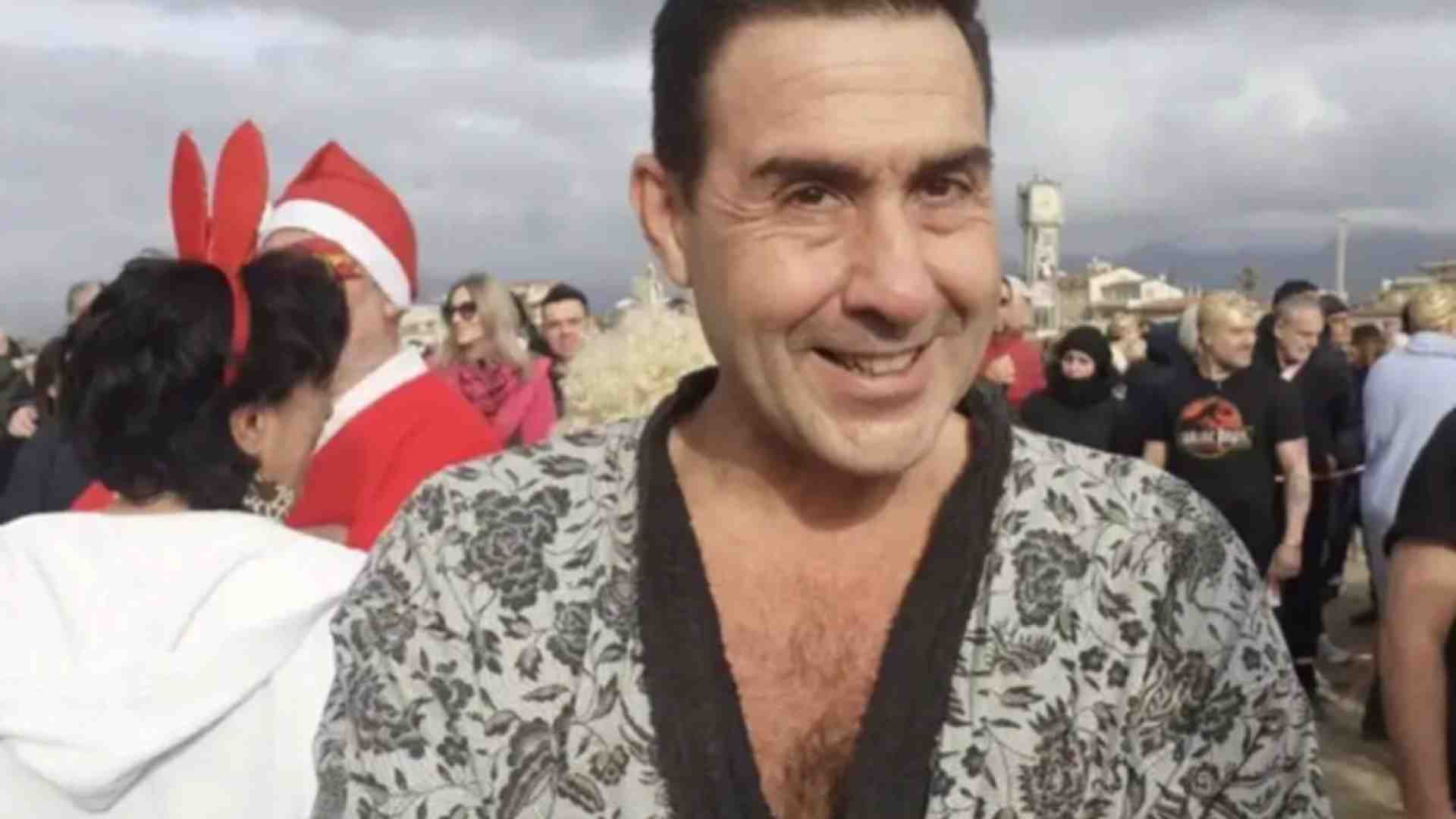 Lasciate il generale Vannacci dove sta, a casa in vestaglia