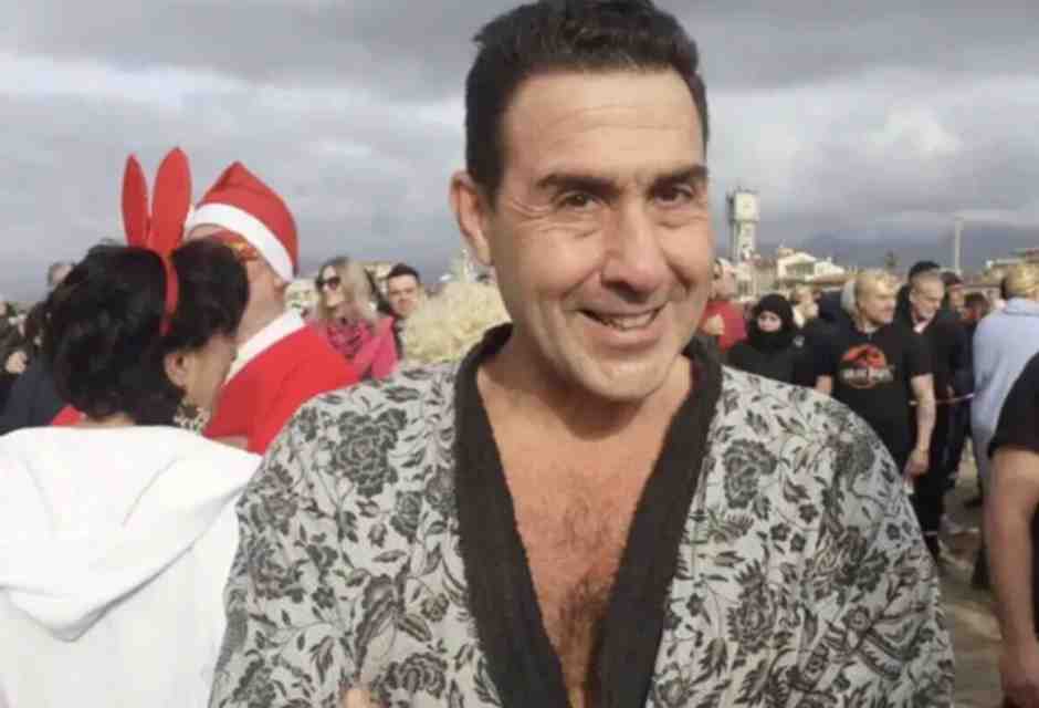 Lasciate il generale Vannacci dove sta, a casa in vestaglia