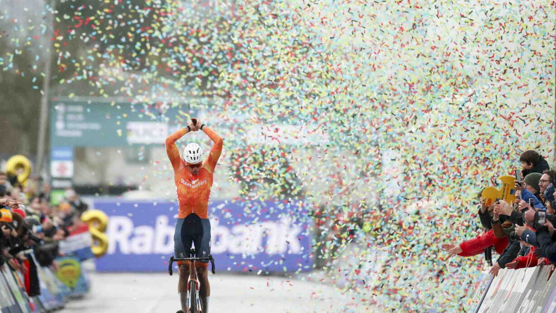 Ora Mathieu van der Poel ha fatto davvero la storia del ciclocross