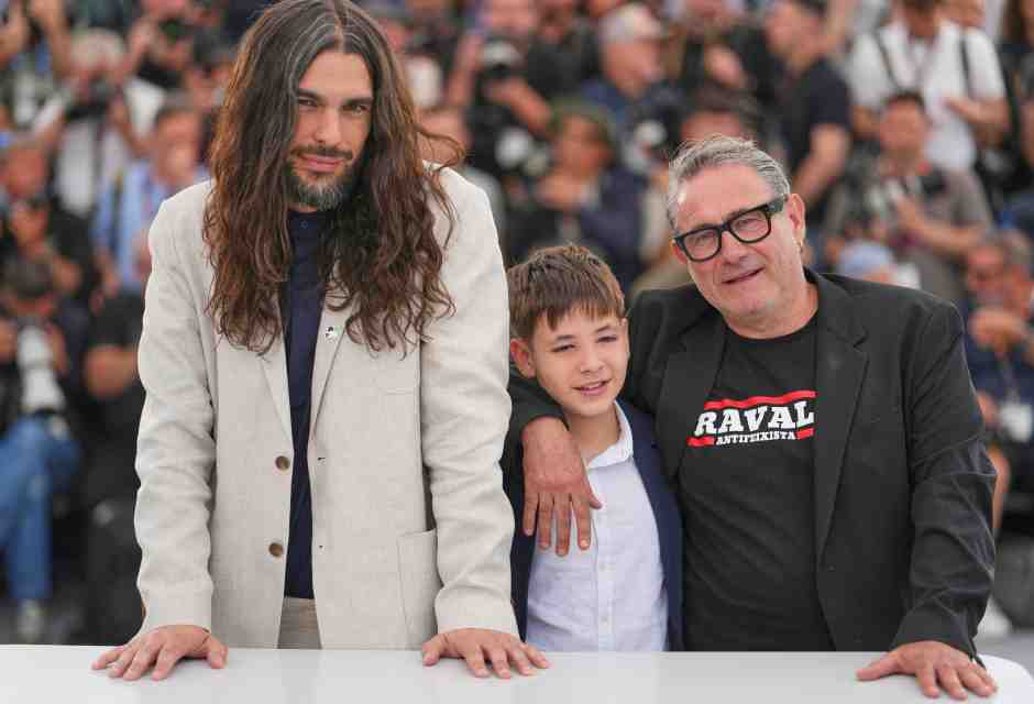 Si grida al capolavoro, ma “Sirat” di Laxe fa dell’essere eccessivo e straripante la sua unica caratteristica