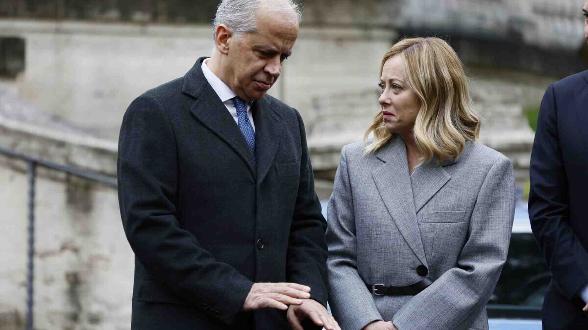 Rinviato a giovedì il Consiglio dei ministri sulla sicurezza. I problemi del governo con il Colle