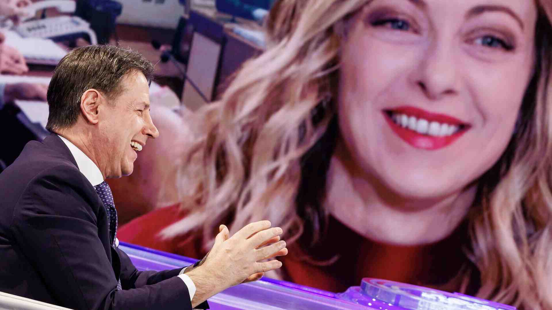 Meloni spacca il Campo largo sulla sicurezza: propone il patto. Conte apre, Schlein no