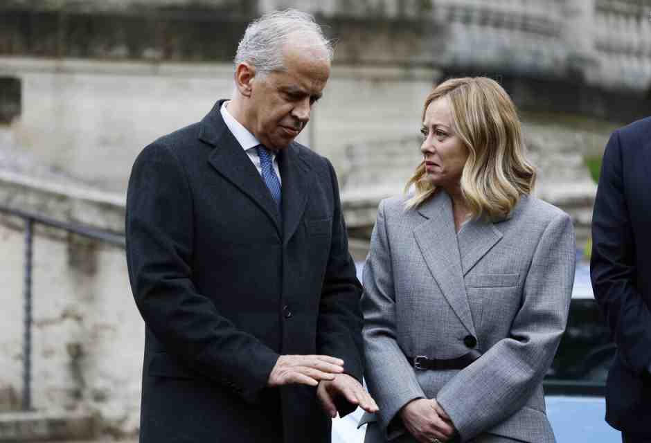 Rinviato a giovedì il Consiglio dei ministri sulla sicurezza. I problemi del governo con il Colle