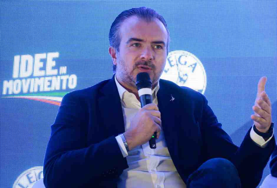 Molinari contro Vannacci: "Tagliare ogni tipo di rapporto con chi si riconnette a ideologie violente"