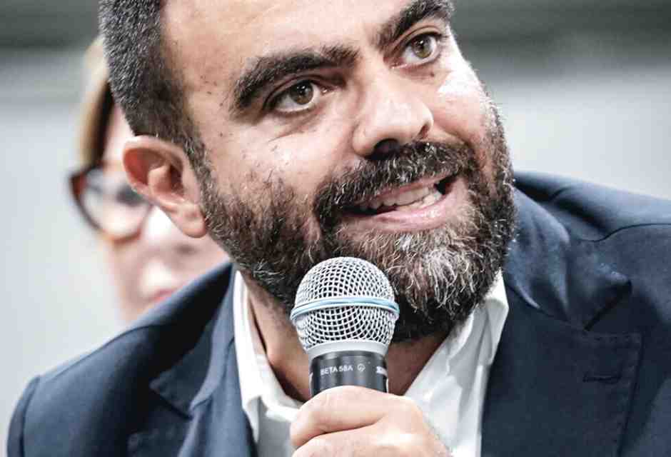 Chi è Marco Grimaldi, il vicecapogruppo di Avs che, dopo il corteo di Torino, prova a giustificare l'ingiustificabile