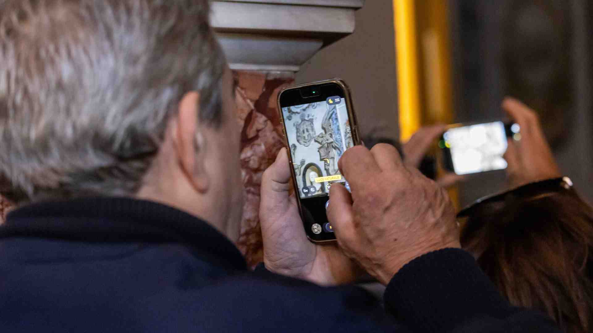 Quando in cattedrale fu affrescato il vescovo seminudo, il Vaticano non si mosse: è arte