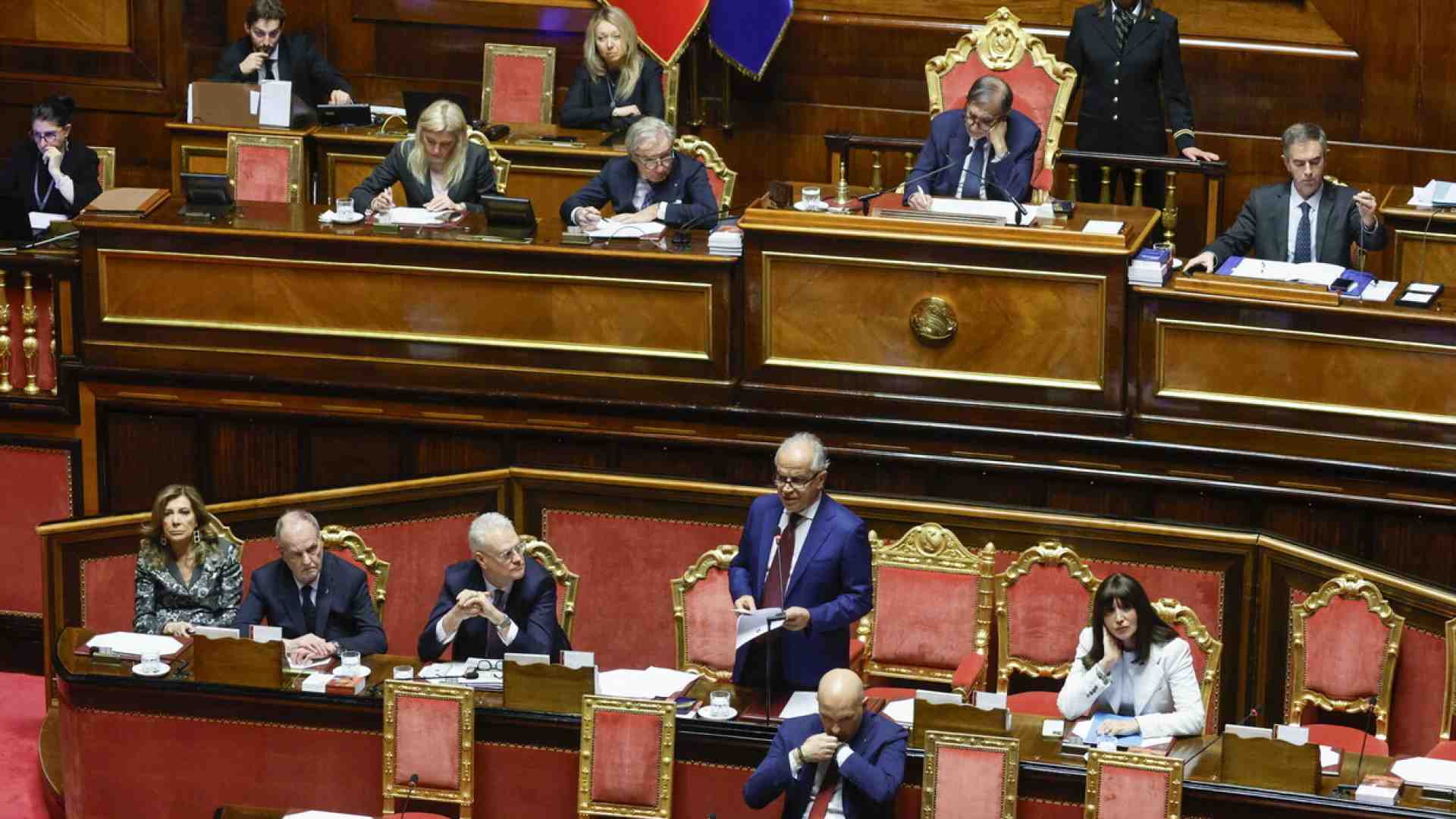 Pd, M5s, Iv e Avs presentano una risoluzione unica sulla sicurezza. Calenda si smarca