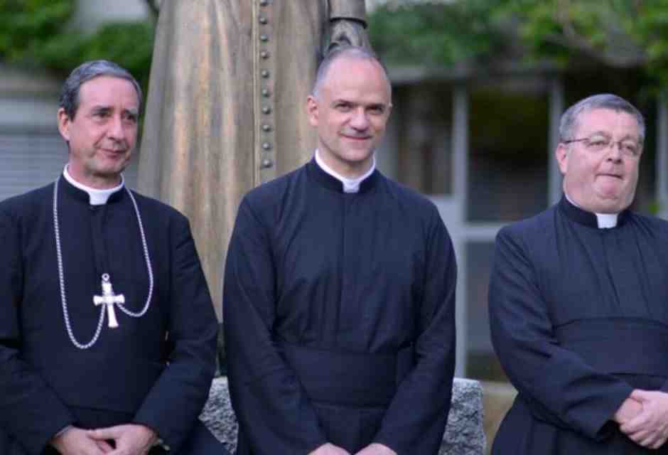 I lefebvriani mettono il Papa con le spalle al muro ma sperano di incontrarlo presto