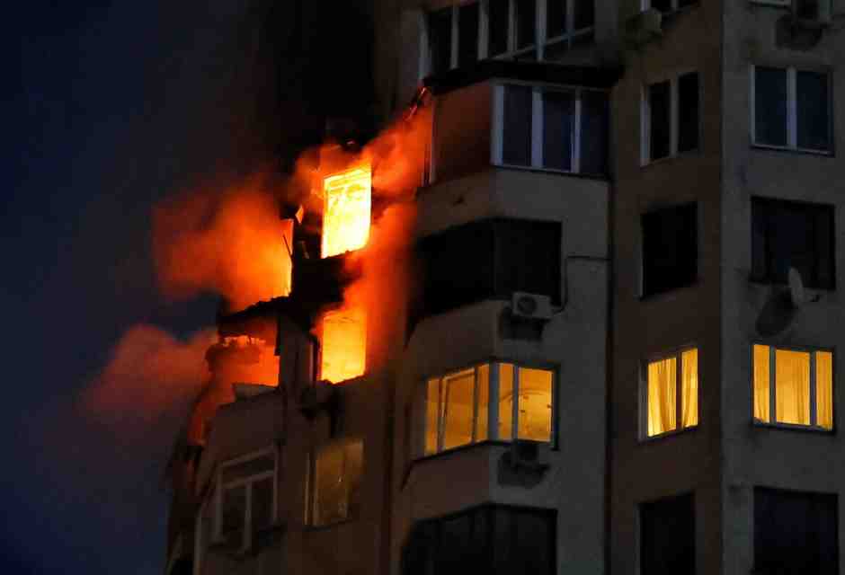 Ripartono i negoziati ad Abu Dhabi e Mosca arriva armata