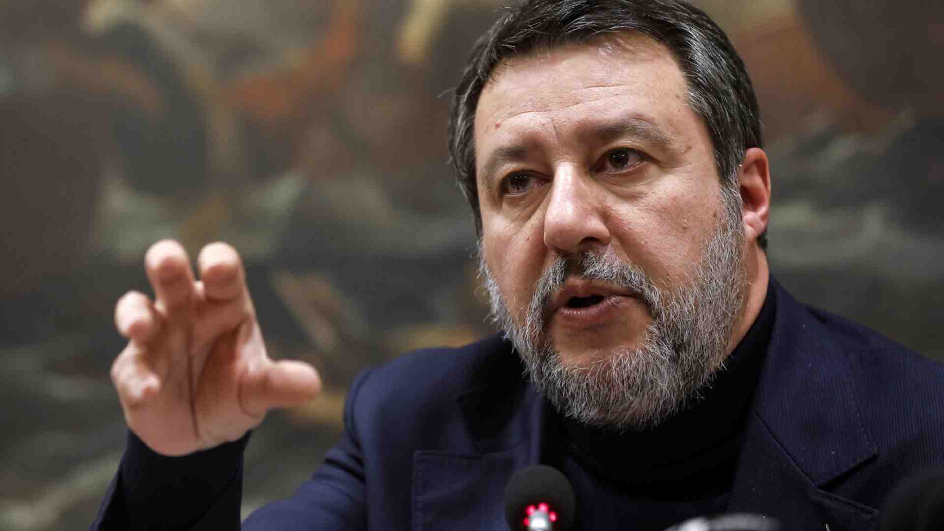 Sul referendum Salvini ripete a pappagallo