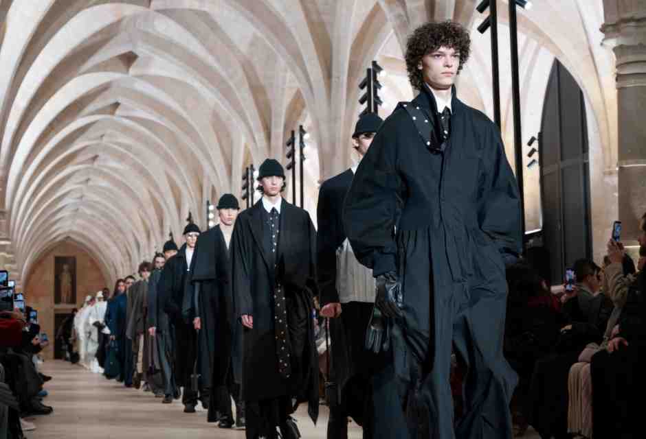 Una poltrona per tre. Qualche riflessione sul significato della moda