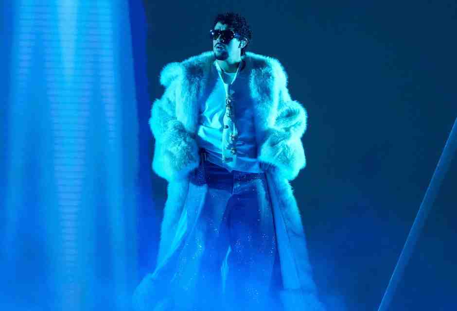 Durante il Super Bowl, il mondo Maga prepara un contro-show a Bad Bunny, ma è un po’ scarsino