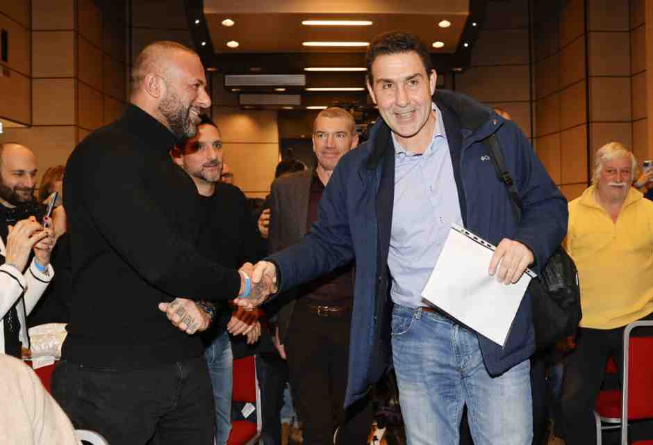 Il baraccone Vannacci: marcia in tv, anche in Rai, vuole farsi accettare da Meloni. Il "dolo" di Salvini