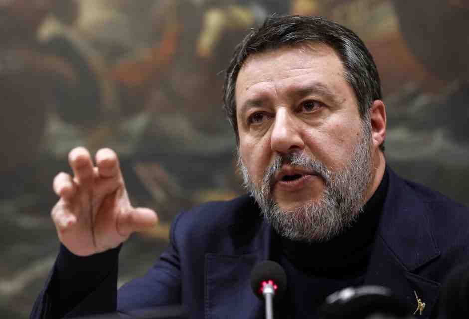 Sul referendum Salvini ripete a pappagallo