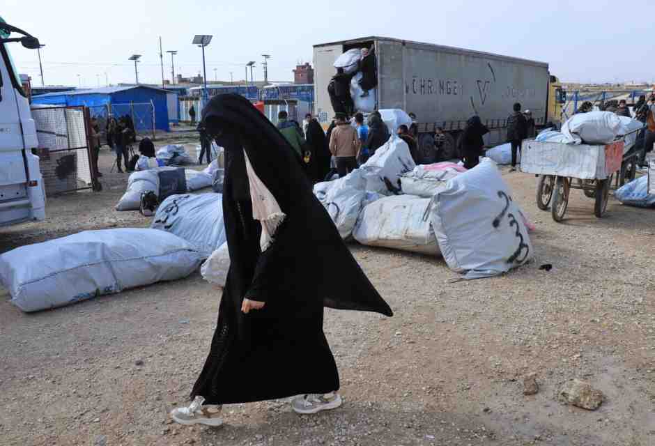 Il ritiro delle Sdf dal campo di al Hol In Siria, ora sotto il controllo di Damasco