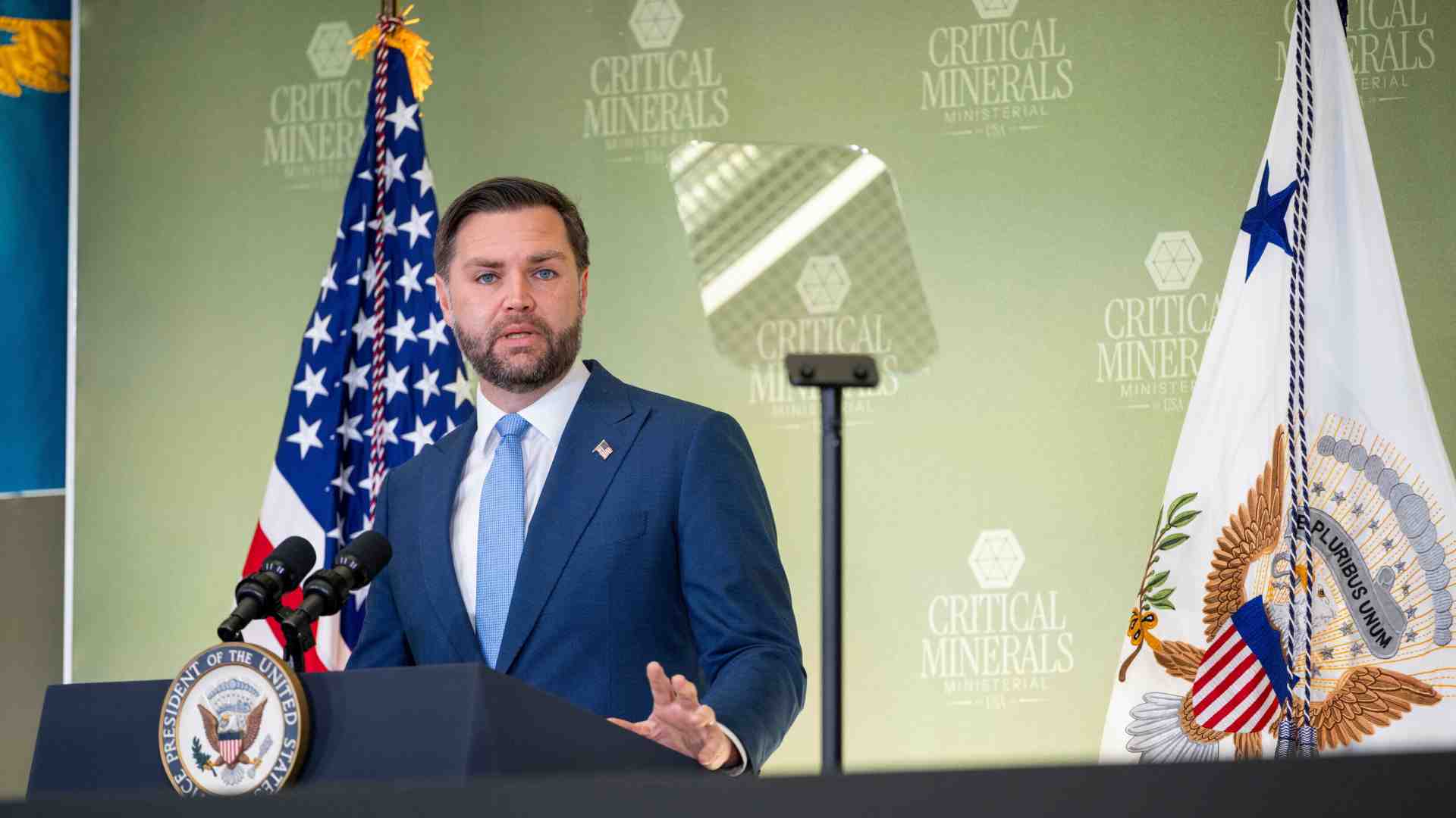 Vance vorrebbe trattare con Khamenei, ma l’ayatollah è Guida suprema, non capo di stato