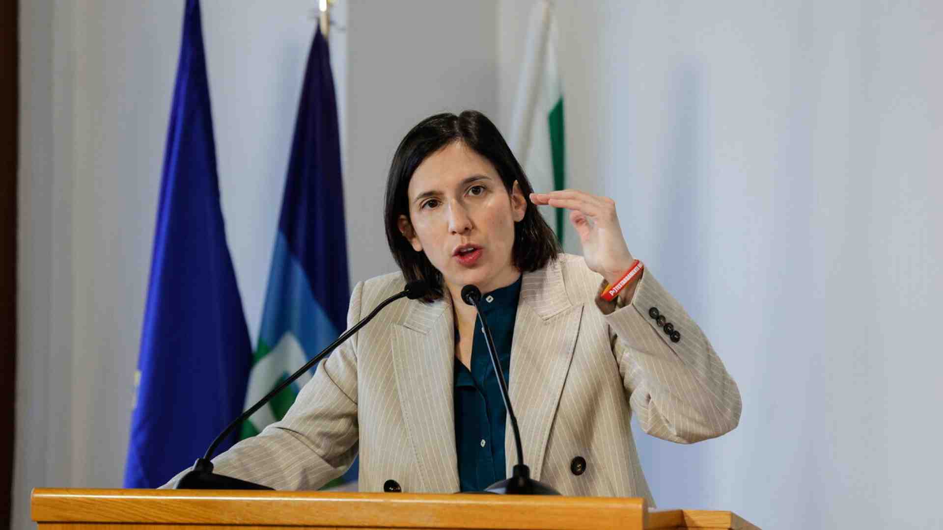 Tregua armata nel Pd: i riformisti si astengono sulla relazione di Schlein