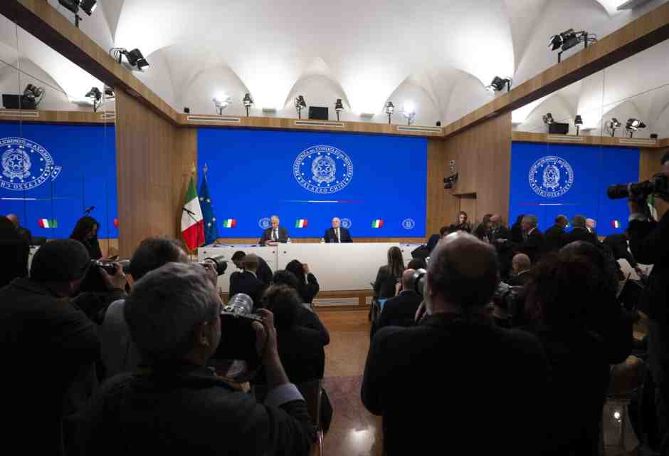 Meloni, la sicurezza con giudizio. Mattarella lima il decreto. Fermi, pene, aggravanti. Nordio evoca le Brigate Rosse