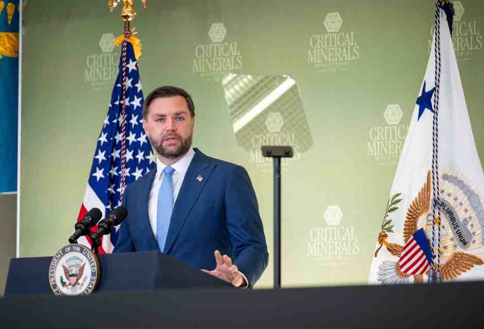 Vance vorrebbe trattare con Khamenei, ma l’ayatollah è Guida suprema, non capo di stato