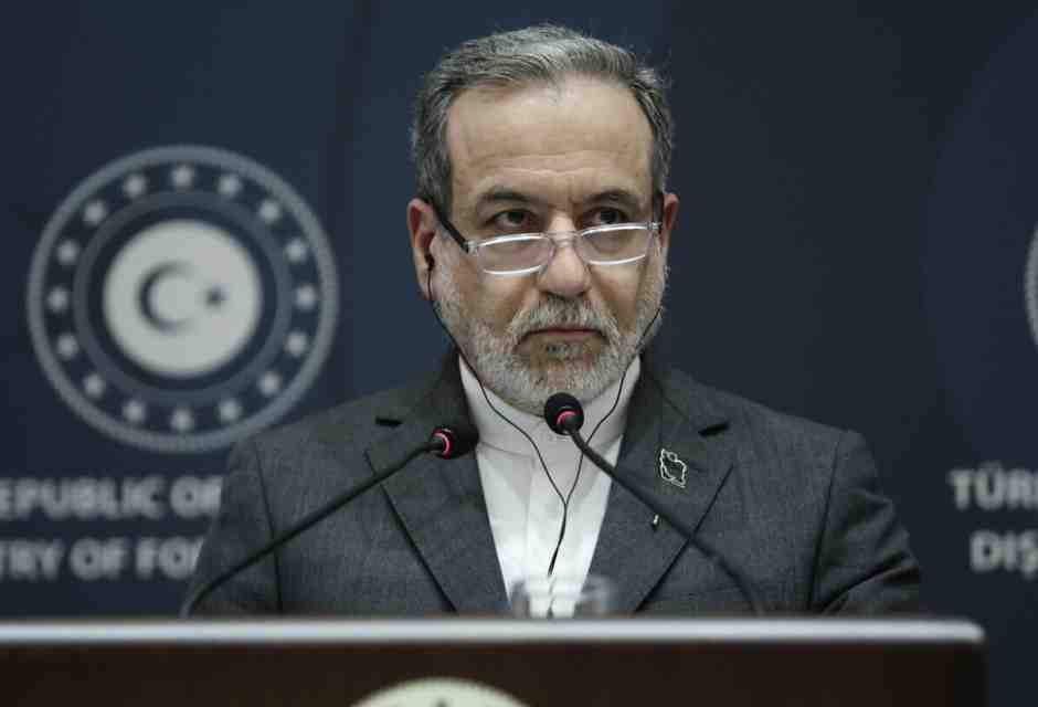 Il motto khomeinista “annega il diavolo in un fiume di parole” e il duo litigioso che negozia per l’Iran