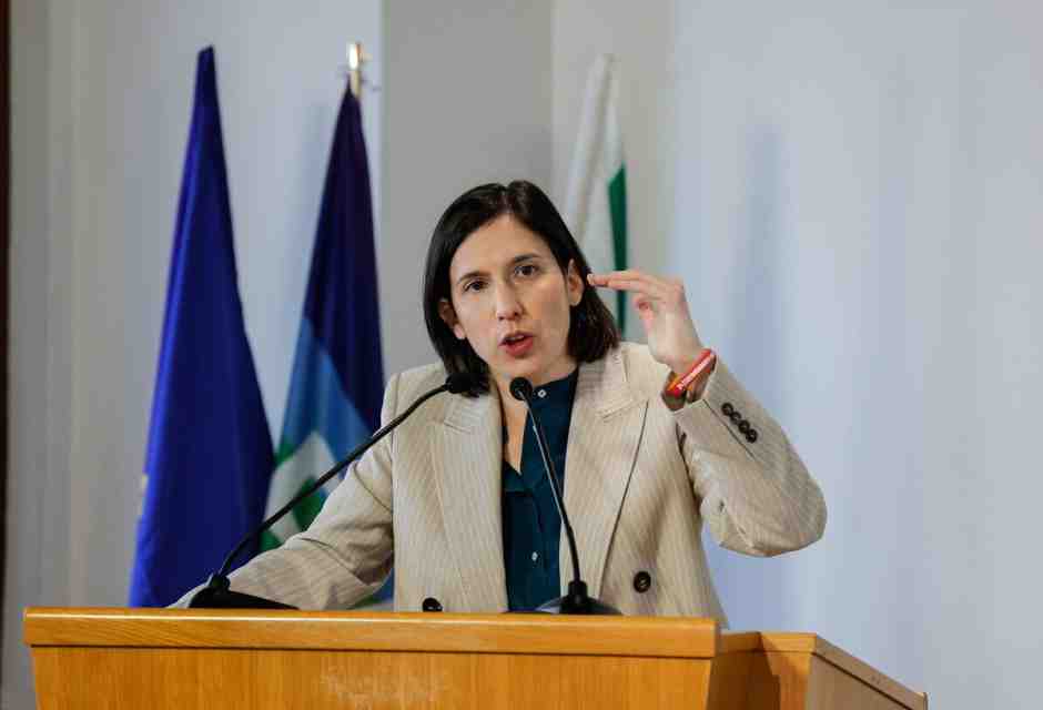 Tregua armata nel Pd: i riformisti si astengono sulla relazione di Schlein