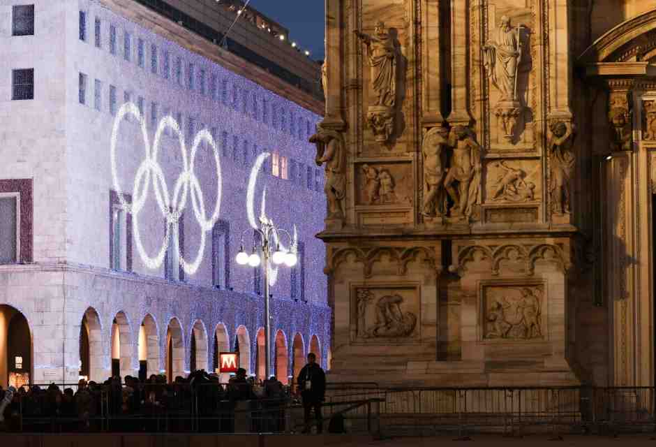 Milano si è accorta delle Olimpiadi. Le ore surreali che conducono alla cerimonia d'inaugurazione