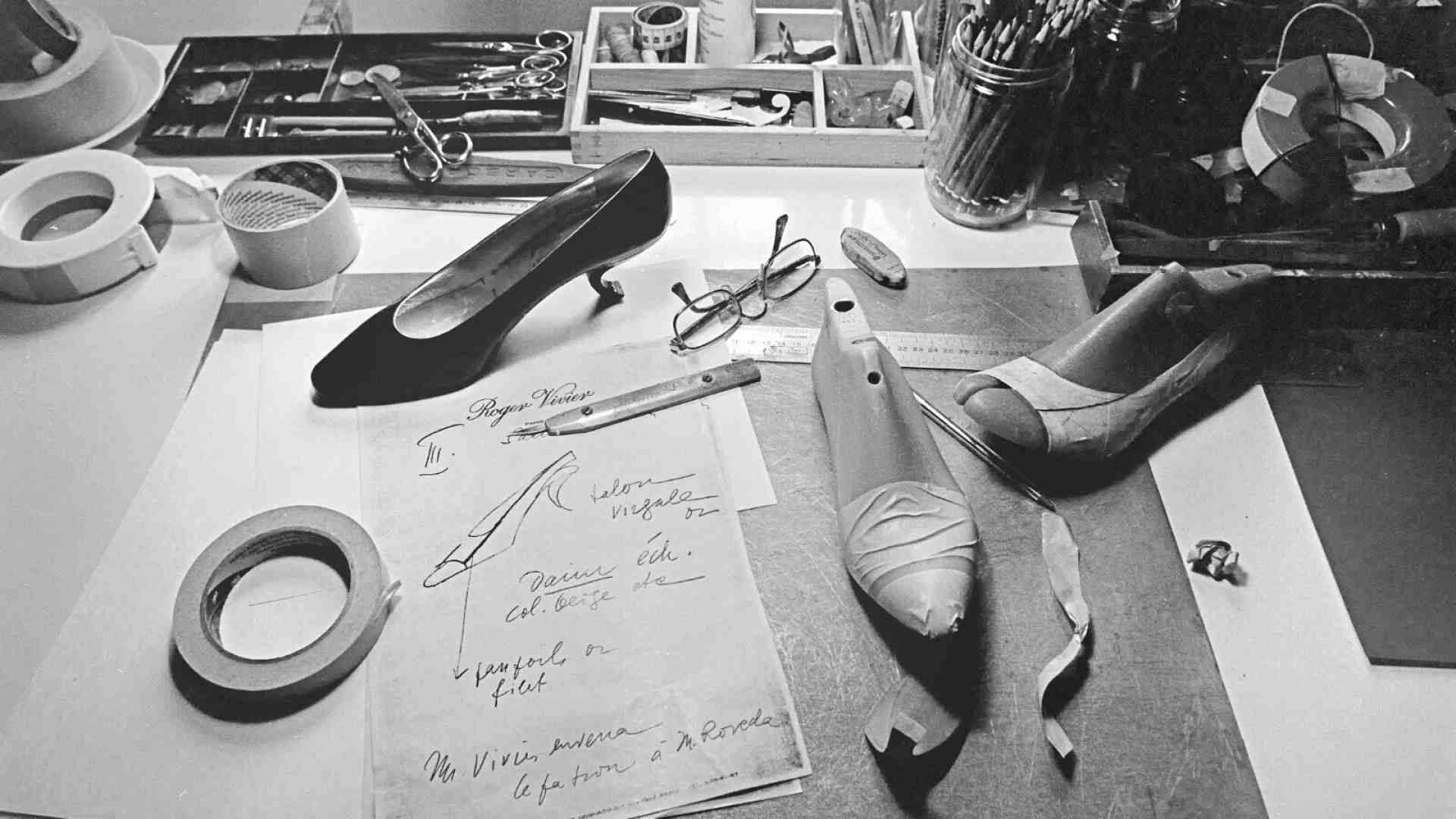 Di cuoio, acciaio e piume. Giornate di haute couture a Parigi