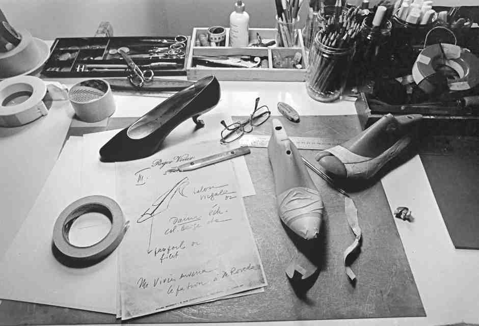 Di cuoio, acciaio e piume. Giornate di haute couture a Parigi