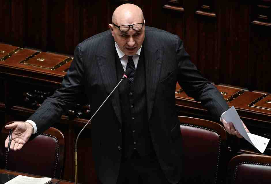 La destra si interroga su Vannacci in coalizione. La trincea di Crosetto