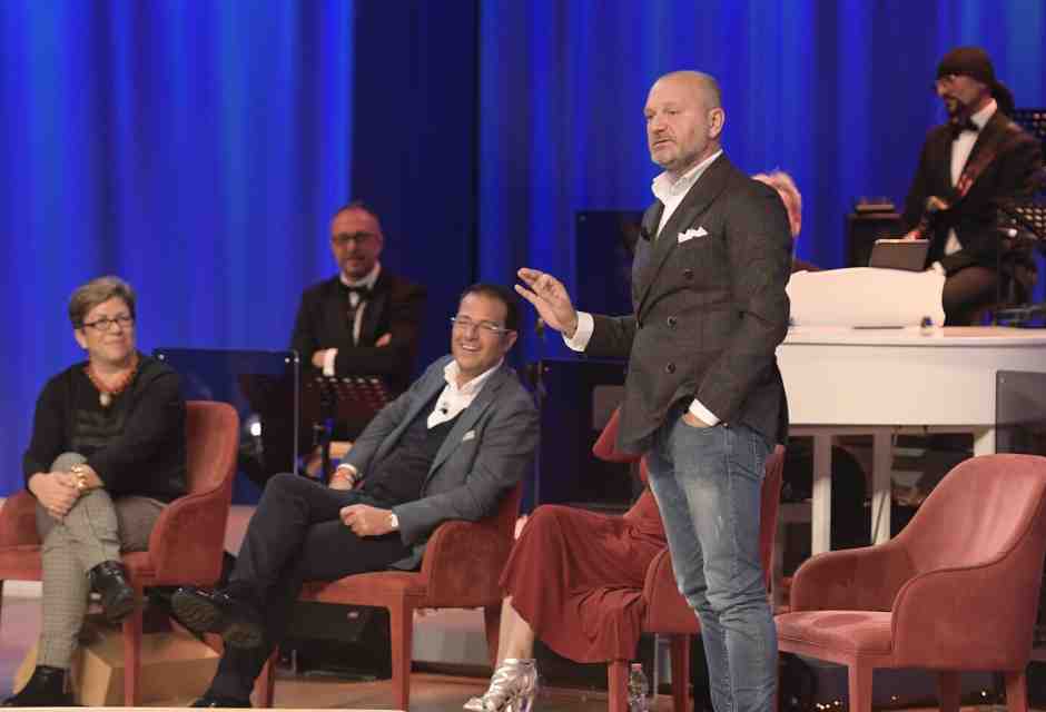 Pucci rinuncia a Sanremo. Quando un comico diventa una battaglia politica