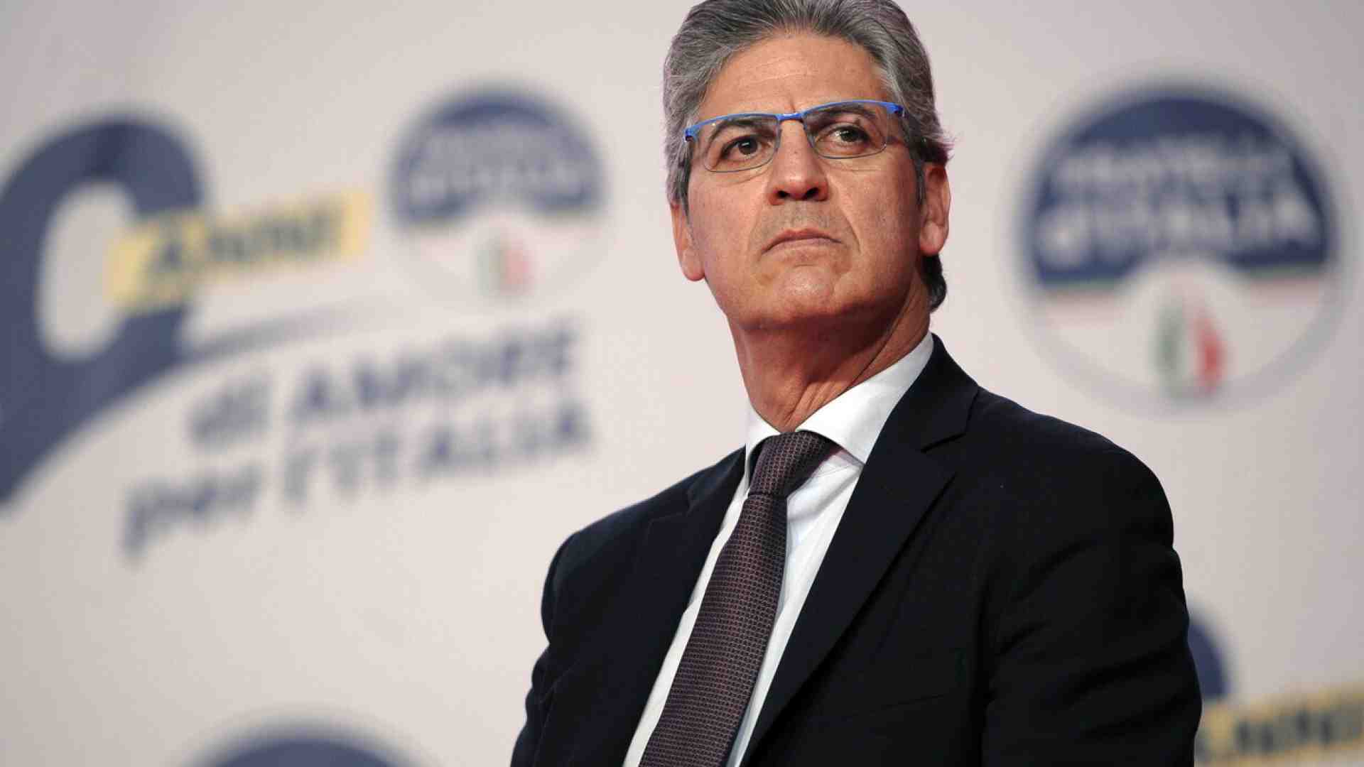 Peggio di Petrecca c’è la Rai (e affini). L’idea di punirlo premiandolo