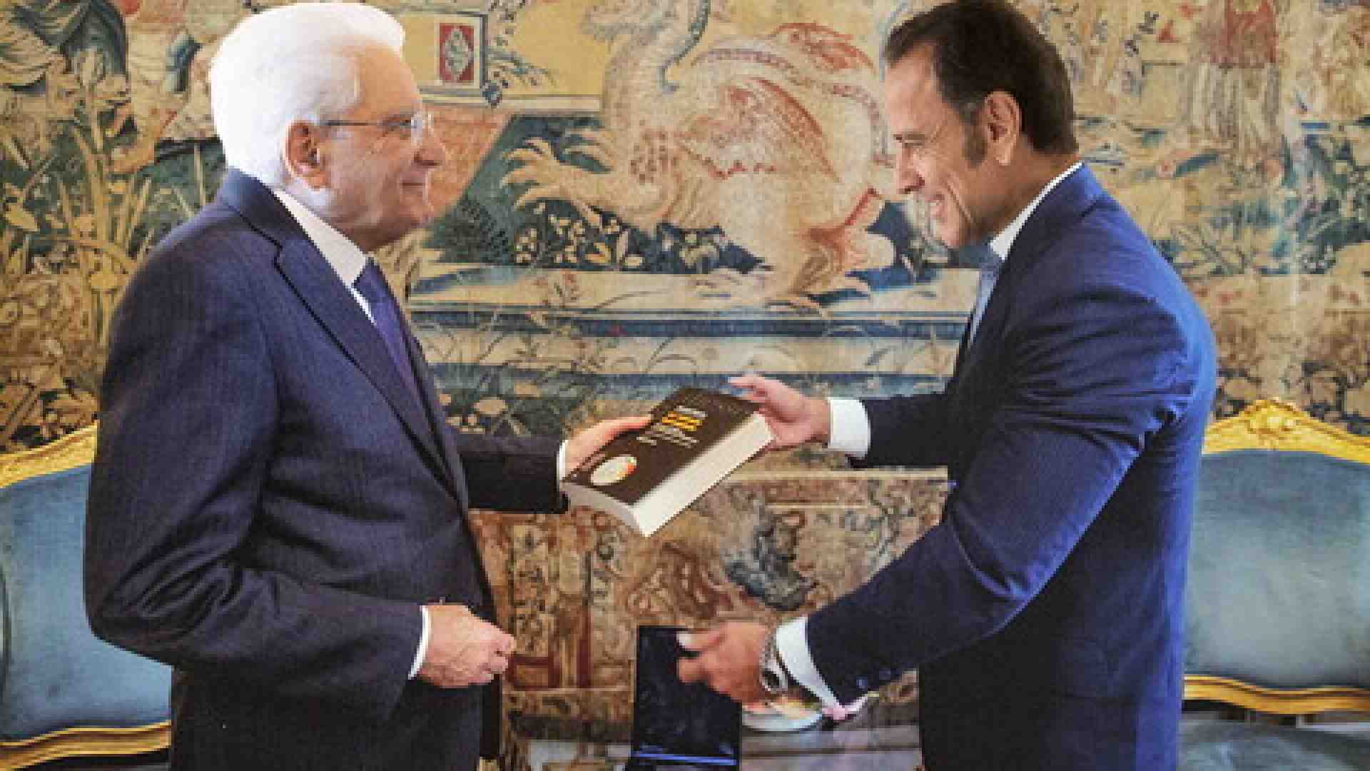 Il secondo tragico Minenna, dopo il Mes ora photoshoppa pure Mattarella