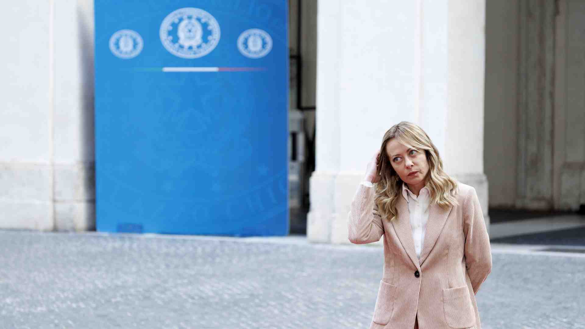 A furia di non voler fare come Renzi al referendum, Meloni rischia la fine di Renzi al referendum