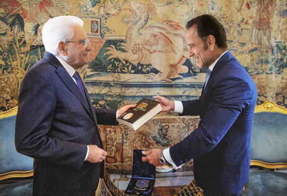 Il secondo tragico Minenna, dopo il Mes ora photoshoppa pure Mattarella