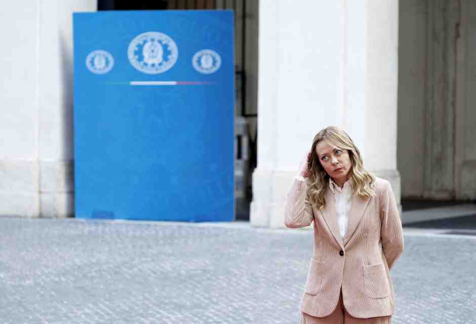 A furia di non voler fare come Renzi al referendum, Meloni rischia la fine di Renzi al referendum