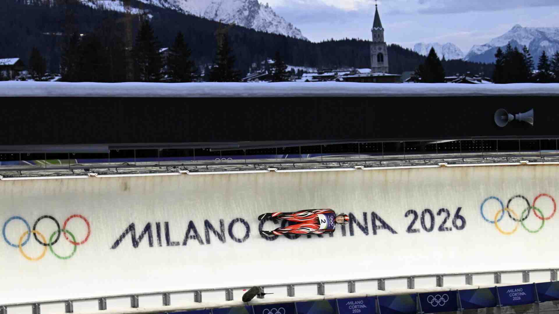 Per le strade di Cortina vigilesse romane e poliziotti katarini: Olimpiadi come Sanremo delle divise
