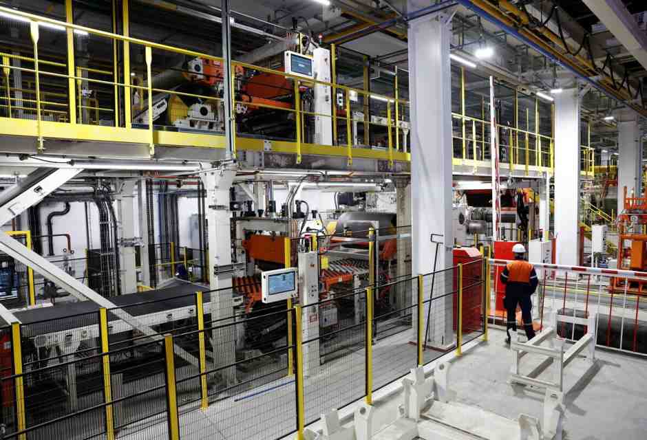 Dopo la crisi e i dazi, la produzione industriale segna una ripresa