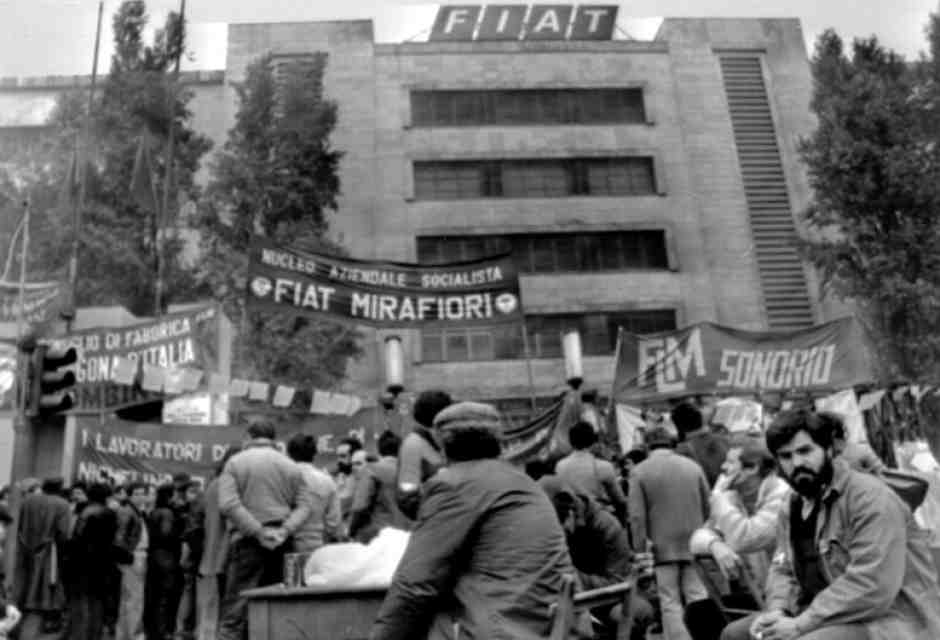 Torino di miseria e nobiltà nel dialogo col nonno carrozziere mai conosciuto