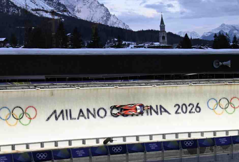 Per le strade di Cortina vigilesse romane e poliziotti katarini: Olimpiadi come Sanremo delle divise